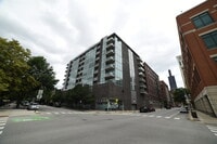 Building Photo - 225 S Sangamon St