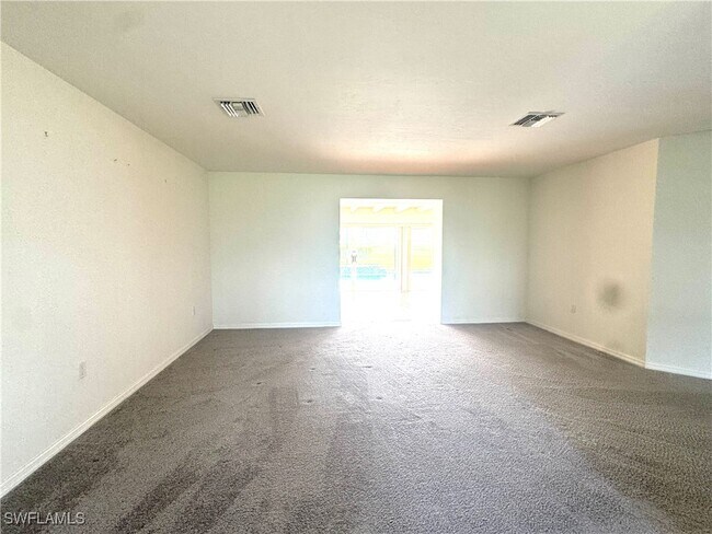 Building Photo - 675 Wedge Dr
