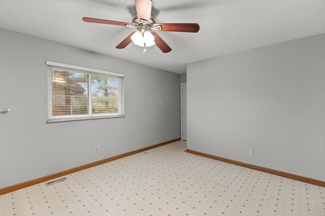 Building Photo - MOVE IN READY! Passed Occupancy. Move in before the holidays!