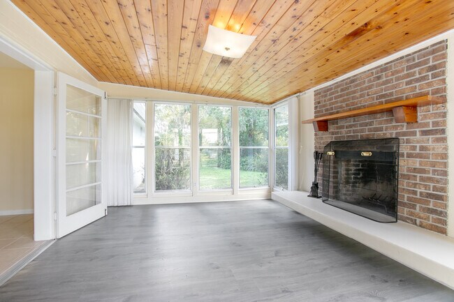 Building Photo - 3174 Grand Ave