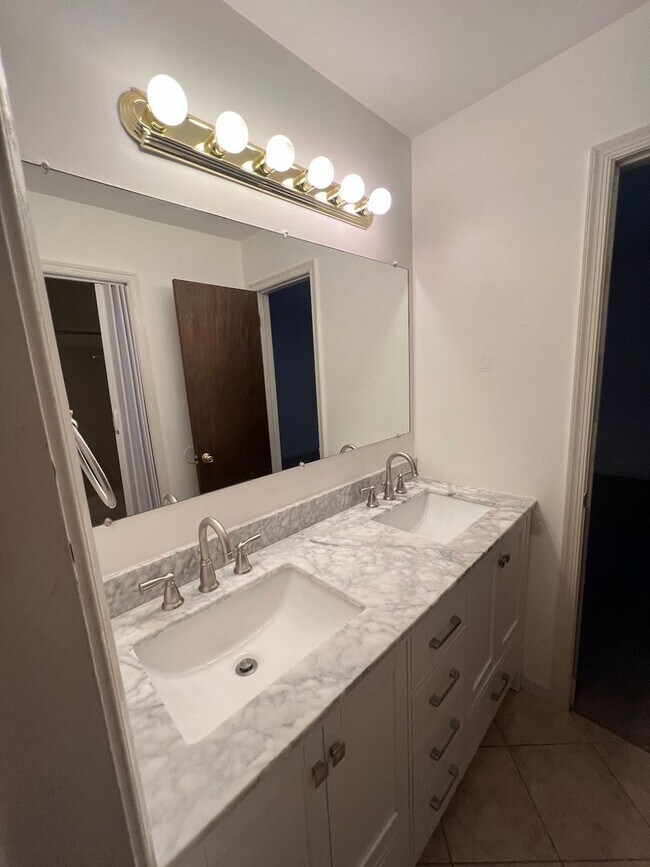 Building Photo - Now Available Spacious 3 Bedroom, 1.5 Bath Home