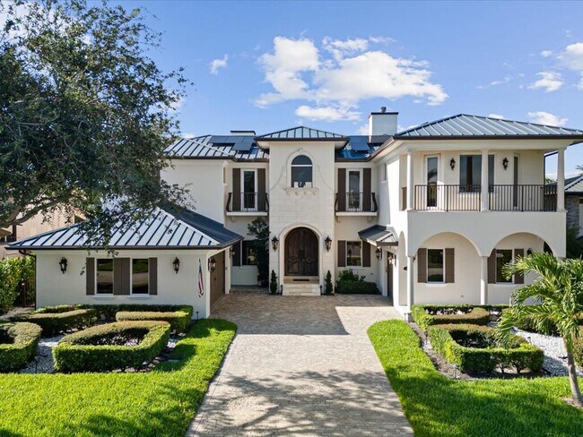 Primary Photo - 3030 NE 45th St