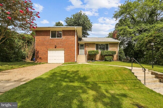 Building Photo - 4503 Traymore St