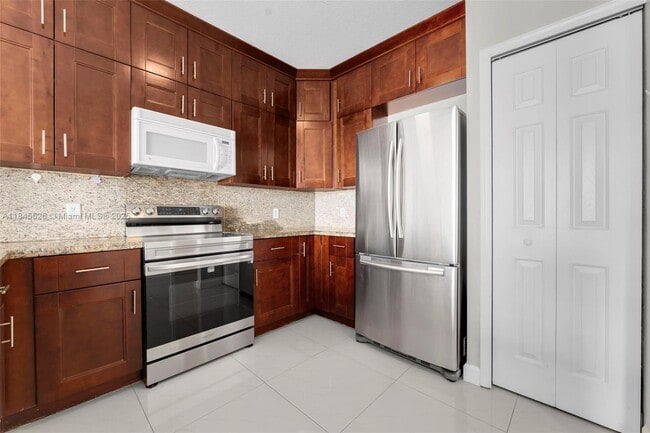 Building Photo - 4221 SW 157th Ave