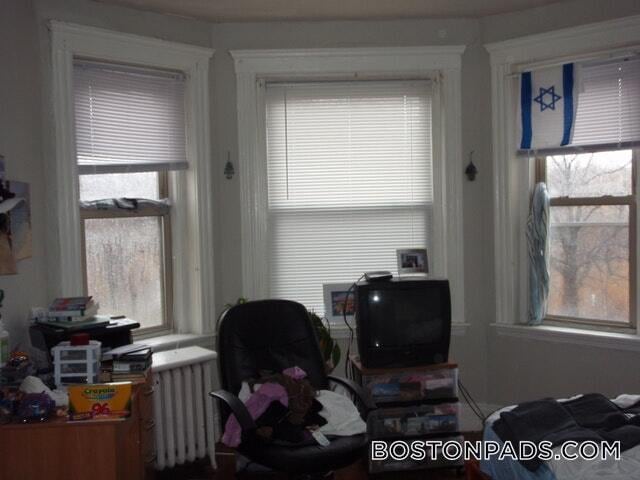 Building Photo - 55 Park Dr