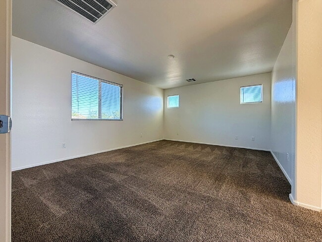 Building Photo - Charming Glendale Home with Spacious Lot & Prime West Valley Location!