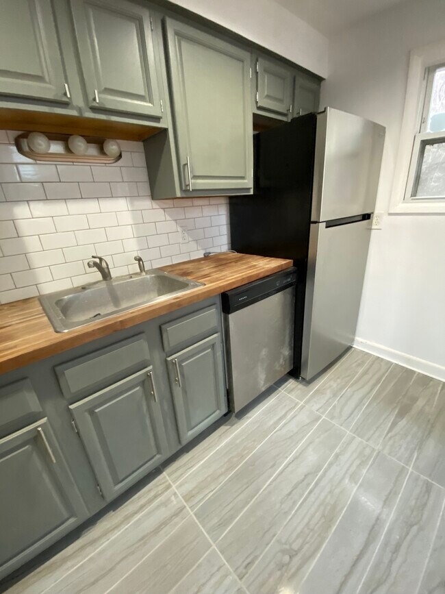 Building Photo - 2311 Maryland Ave