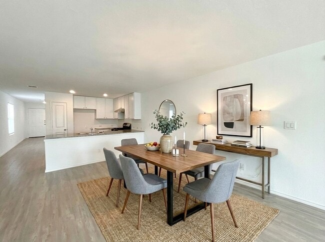 Building Photo - *MOVE IN SPECIAL* Beautiful 4BR/2BA Home with Fenced Yard & Garage!