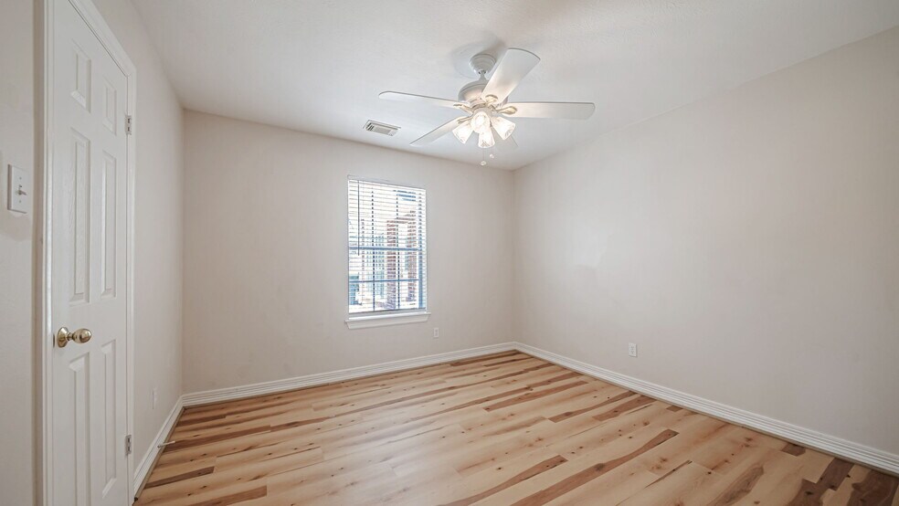Building Photo - 3211 Prosperity Dr