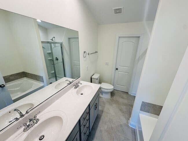 Building Photo - New townhome in Mebane Towne Center!