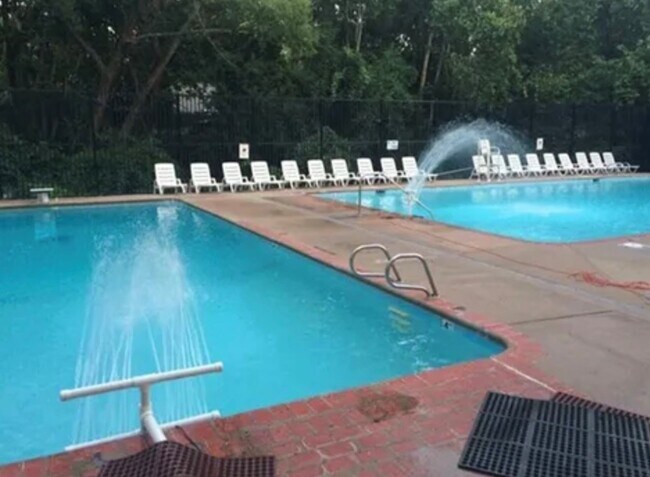 Building Photo - 4009 E 88th St