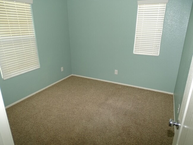 Building Photo - Mountains Edge 3 Bedroom and Loft Home