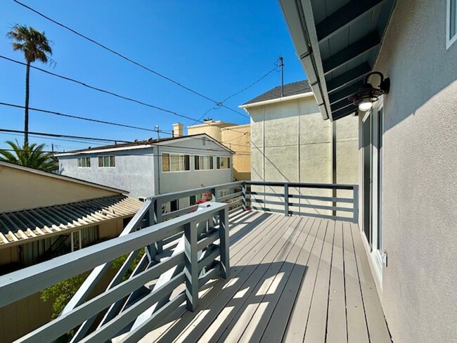 Building Photo - 136 Ventura Ave