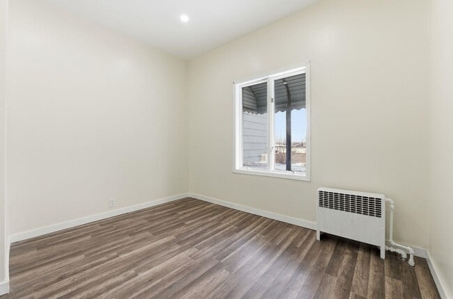 Building Photo - 176 Thorne St