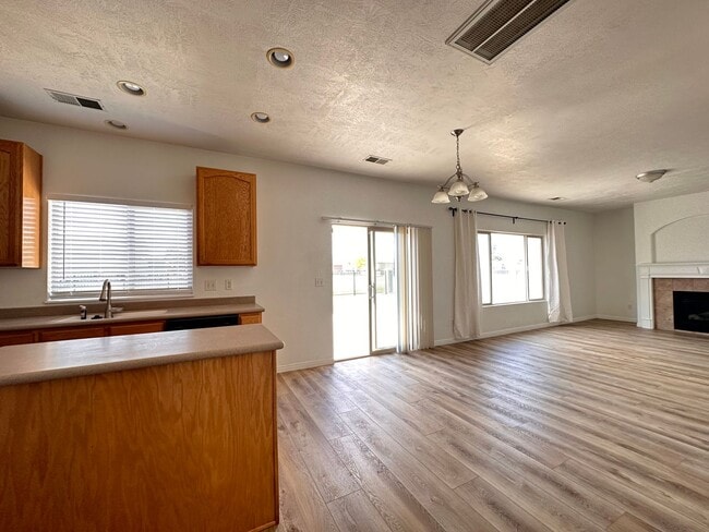Building Photo - Great Lehi Home Now Available!