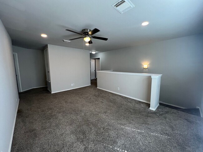 Building Photo - AWESOME Updated 4-Bed 2.5-Bath in Gruene C...