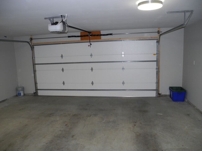 Building Photo - Extraordinary Townhome in Carbondale's South West