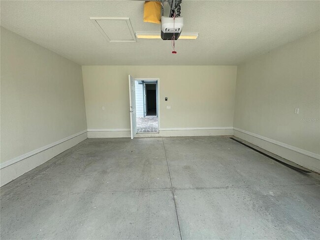 Building Photo - 4568 Maple Waltz