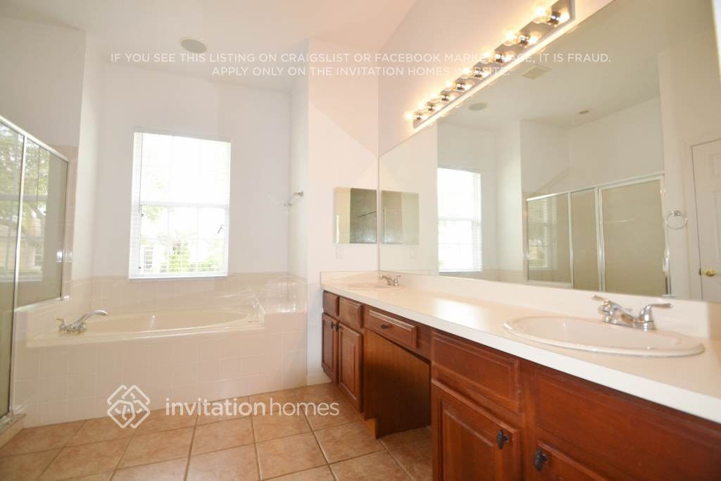 Building Photo - 726 Lakeworth Cir