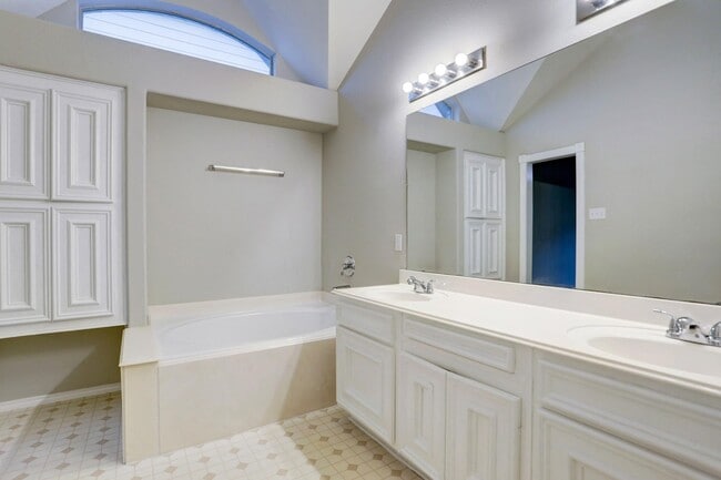 Building Photo - 3806 Flatwood Dr