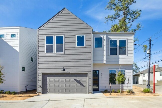 Building Photo - 5817 Mansfield St