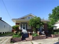 Building Photo - 5109 Burgundy St
