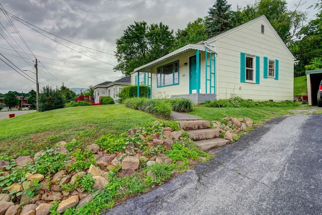 Building Photo - 3 bed 1 bath on Knob Creek Rd. near Johnso...