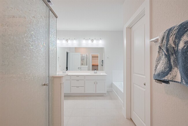 Building Photo - 200 Catalina Cove Dr