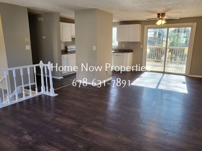Building Photo - Beautiful 5 bedroom/3 bath in Stone Mountain!