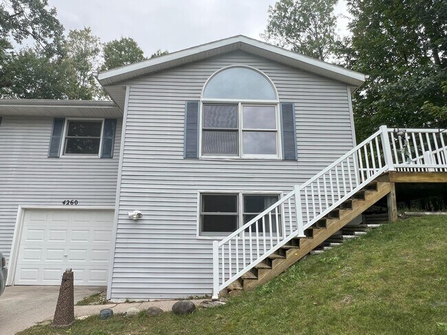 Building Photo - 4262 Eagle Crest Dr