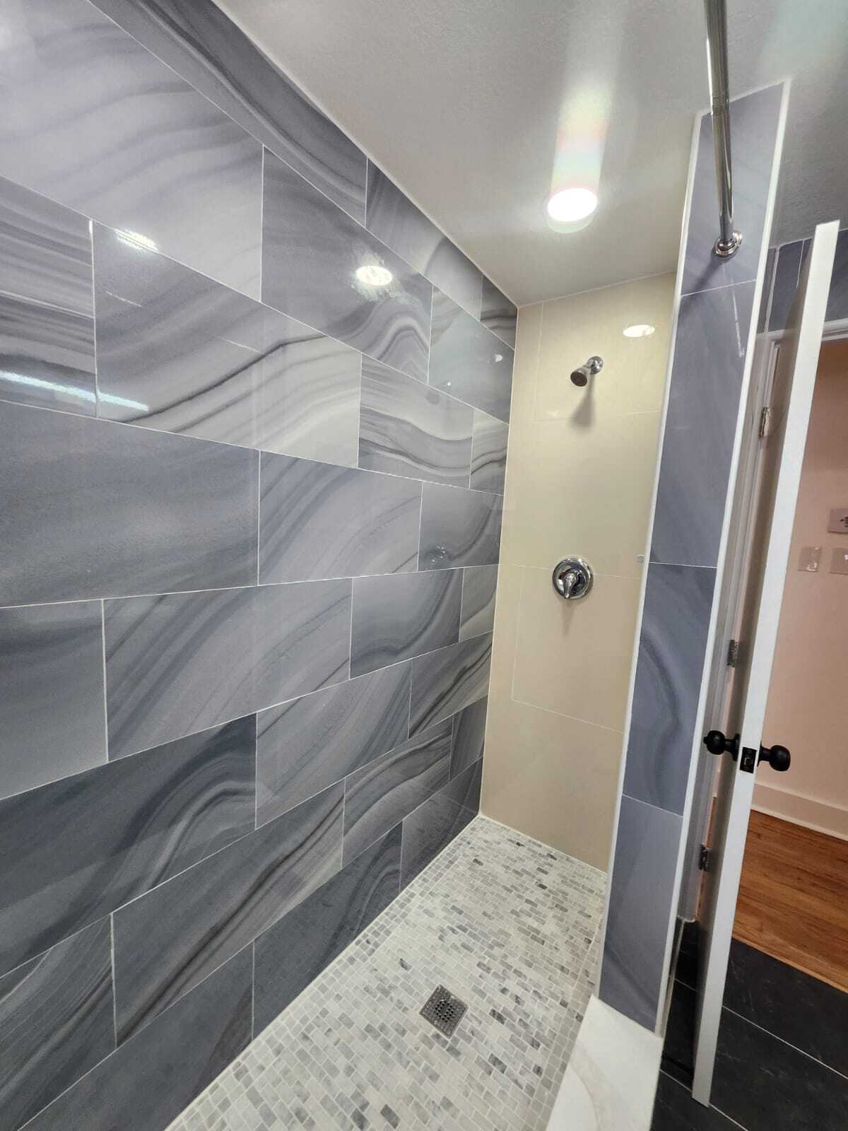 Building Photo - 537 S Clayton Ave