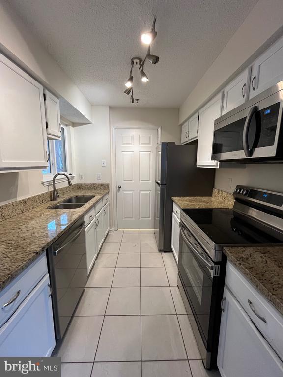 Building Photo - 1524 Lincoln Way