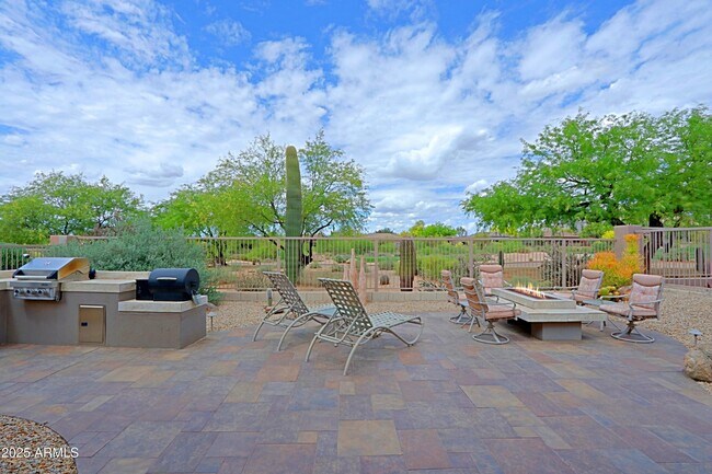 Building Photo - 32748 N 69th St