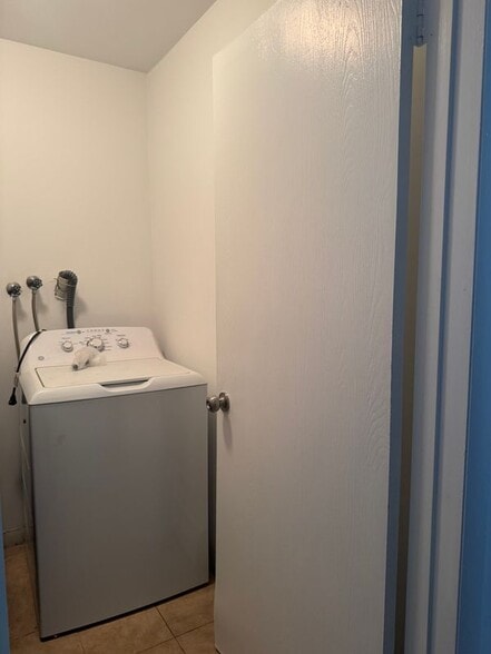 Building Photo - 15 Greenwich Ave