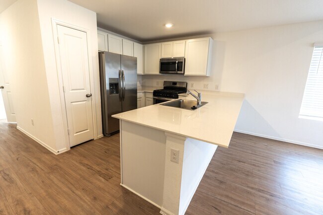 Building Photo - 27006 Breakaway Ln