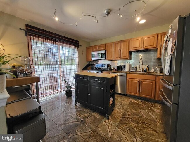 Building Photo - 80 Granite Ln