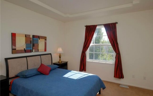 Building Photo - 2436 Syracuse St