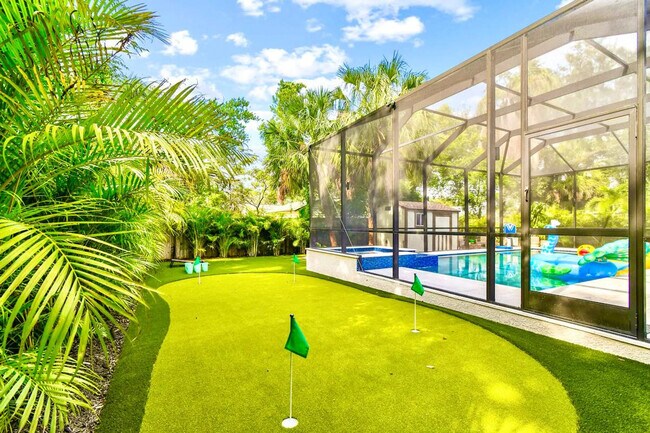 Building Photo - 109 W Hollywood St