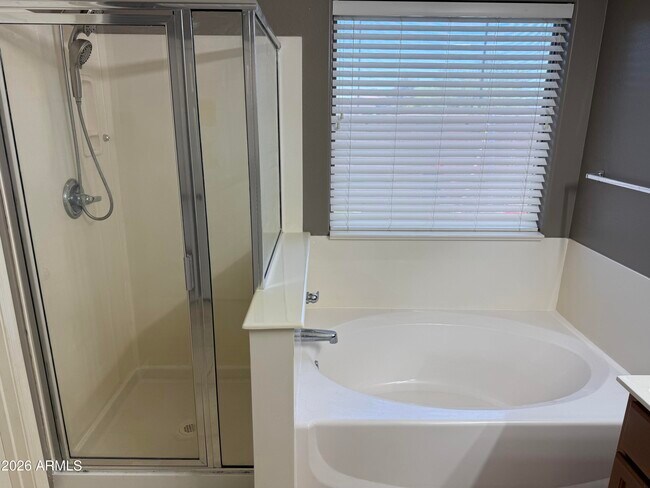 Building Photo - 5943 S 248th Dr