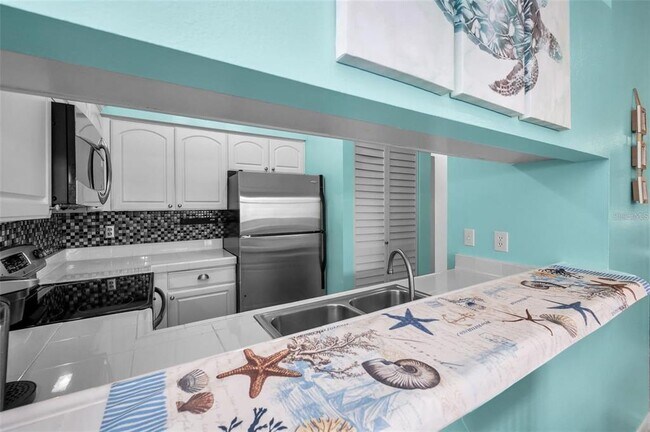 Building Photo - 300 S Florida Ave