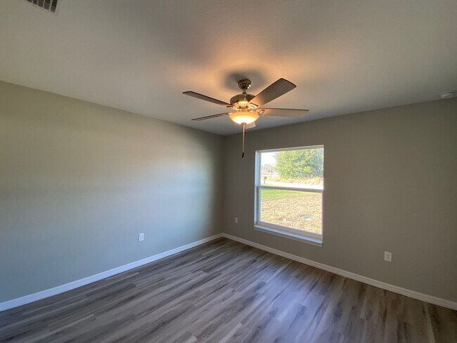 Building Photo - Great SE Ocala Home 3/2/2 **Won't Last**