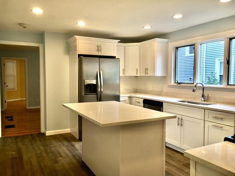 Primary Photo - 31 Wellington Rd