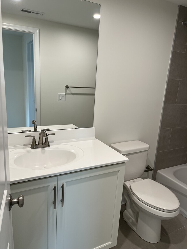 1 bed/1 bath bathroom - 507 Germantown Pike