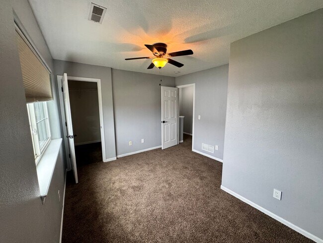 Building Photo - 1631 Jenna Dr