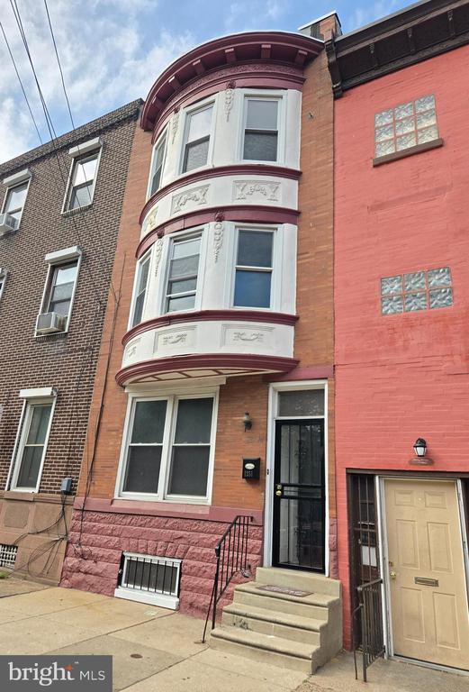 Building Photo - 1351 Christian St