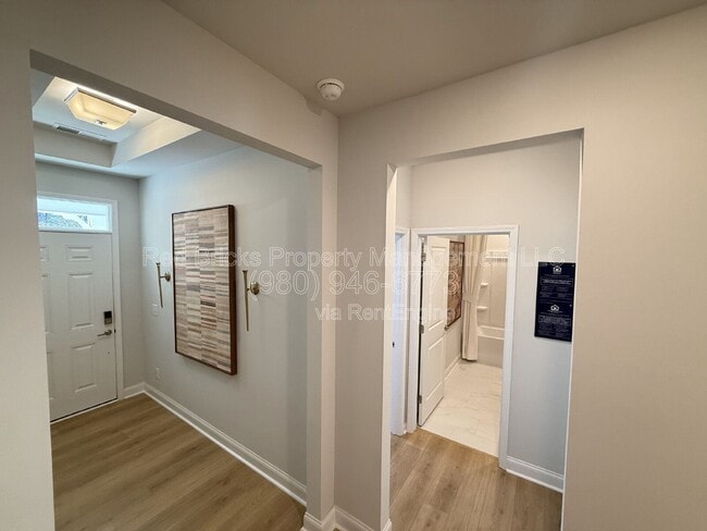 Building Photo - 1014 Mapletree Ln