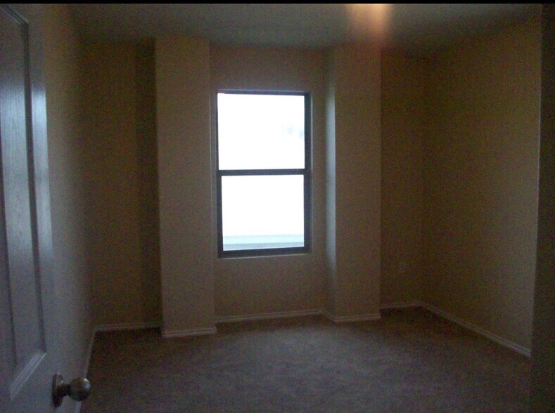 Building Photo - 409 Pargo Dr