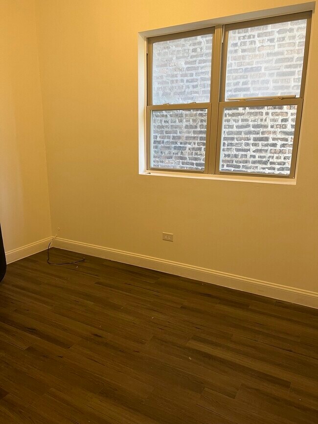 Building Photo - 1453 W Garfield Blvd