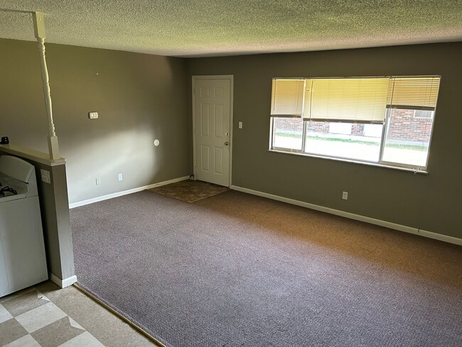 Building Photo - 217 N Hamilton St