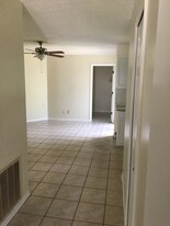 Building Photo - 4435 Greenhill St